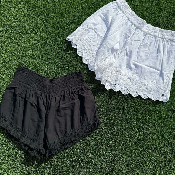 ROXY Bundle of 2 Boho Shorts - White Eyelet & Black Fringe, Size L - Picture 1 of 8